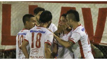 Huracán superó con lo justo a Vélez