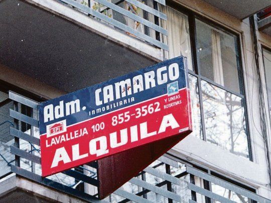 Negocio. En el último año, muchos propietarios se volcaron al alquiler temporario por un ingreso mensual en dólares; hoy deberán conformarse con pesos. Hay una alta tasa de vacancia.