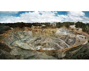 La mina Bajo La Alumbrera es uno de los principales yacimientos de explotación a cielo abierto del país. Inició su actividad hace casi 20 años y prepara su cierre para el próximo año. Proyecto MARA lo reconvertirá y seguirá operando.