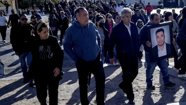 El informe coincide con la desaparición de 10 trabajadores de una minera canadiense, cinco de los cuales fueron hallados muertos.