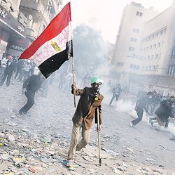 Los militares ceden en Egipto: someten su poder a referendo (foto 1)