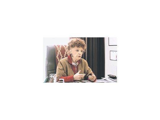 Especialistas como Eva Giverti brindan su testimonio en “Nacidos vivos”, documental centrado en el trabajo quijotesco de Mercedes Yánez ayudando a mucha gente dada en adopción de manera ilegal a conocer su verdadero origen.