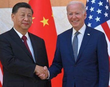 Xi Jinping y Joe Biden en Bali.  