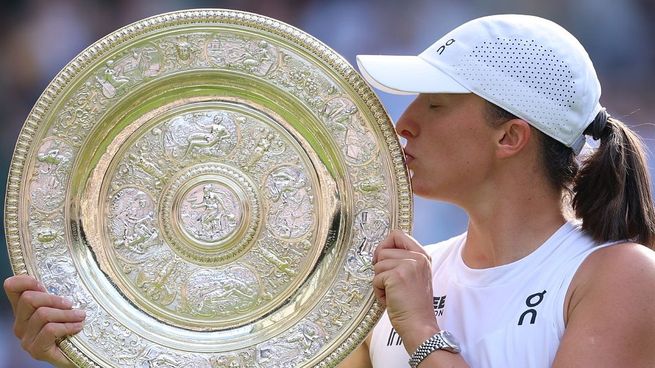 Swiatek se coronó en Wimbledon por primera vez con una soberbia actuación.