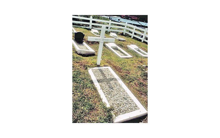 ámbito.com | El suboficial de la Armada Félix Artuso fue muerto hace 30 años en la isla Georgia del Sur. Sus familiares no logran el permiso para poder visitar su tumba.