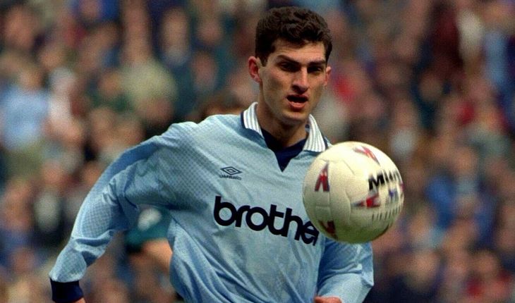 Arribó al Manchester City en 1996, disputó 29 partidos y convirtió cuatro goles. Arribó al Manchester City en 1996, disputó 29 partidos y convirtió cuatro goles.