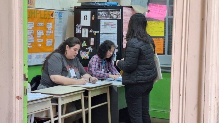 La raz&oacute;n hist&oacute;rica de esta prohibici&oacute;n es "evitar conflictos entre simpatizantes de diferentes partidos pol&iacute;ticos".