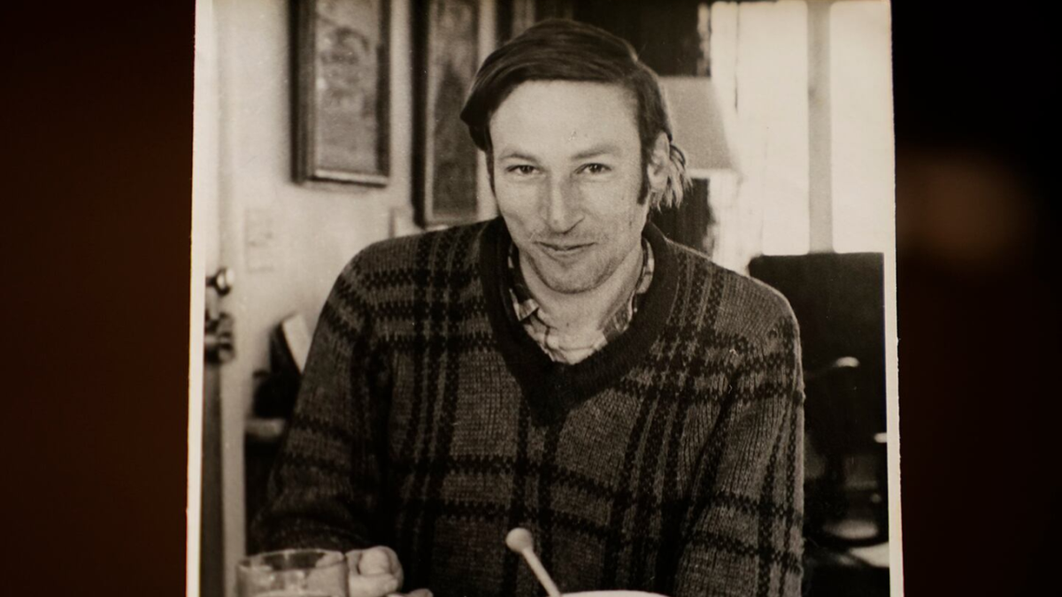 what happened to Geoffrey Holt