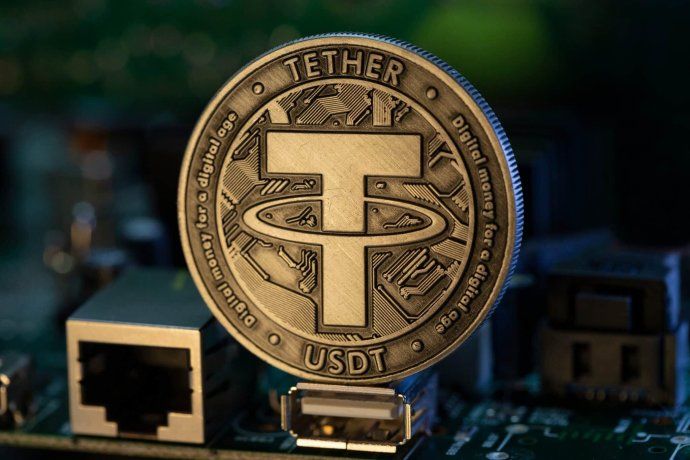 Tether fue la empresa de criptomonedas que con la ayuda de Hoegner logró elevar su valor a miles de millones.