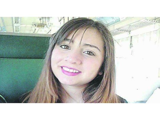 DESAPARECIDA. Bryanna salió de la escuela junto con una compañera; a las pocas cuadras no se supo nada más de ella.