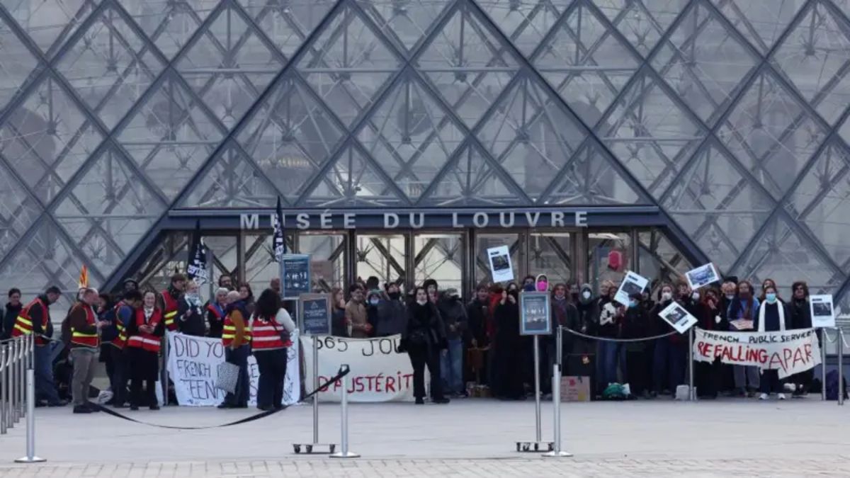Escala la tensión en Francia: el Museo del Louvre no abrió tras el bloqueo y anticipan otra jornada de protestas