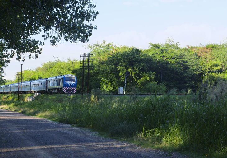 La oportunidad de conocer nuevos paisajes y destinos al viajar, es una de las principales atracciones de los viajes en tren. La oportunidad de conocer nuevos paisajes y destinos al viajar, es una de las principales atracciones de los viajes en tren.