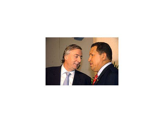Los presidentes Néstor Kirchner y Hugo Chávez.