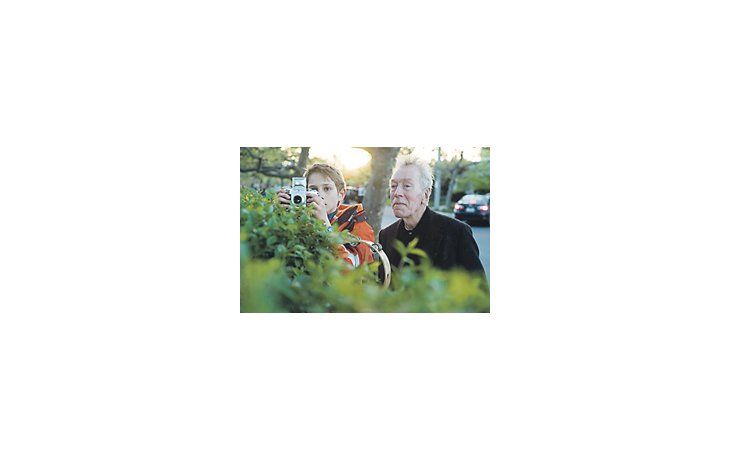 El maestro Max von Sidow y el chico Thomas Horn cumplen muy buenas actuaciones en la irregular, algo empalagosa pero tocante «Tan fuerte tan cerca».