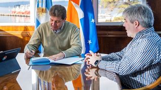 Gustavo Melella convocó a elecciones convencionales para el 9 de agosto. Gustavo Melella convocó a elecciones convencionales para el 9 de agosto.