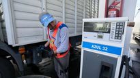 ypf amplia la disponibilidad de azul 32 con modalidad en surtidor en 80 estaciones de servicio