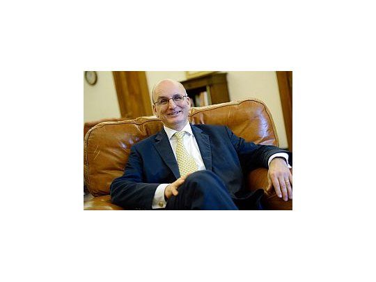 Von Freyberg cederá su puesto como parte de las profundas reformas.