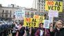 Vinimos a reclamar por los derechos de personas con discapacidad y lo único que hicieron fue traer a la policía para reprimir, dijo una manifestante. 
