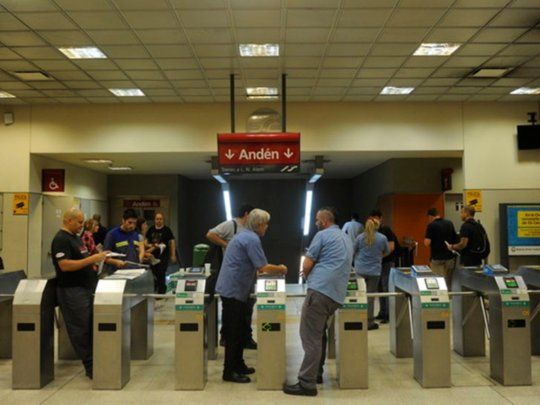 La línea anunció una medida de fuerza en apoyo a la Marcha Federal Universitaria y en reclamó por las condiciones laborales.