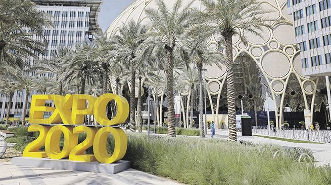 Medio Oriente. Al Wasl Plaza es una de las áreas centrales más importantes de la feria Expo Dubái a la que llegan los gobernadores para potenciar la comercialización de productos argentinos.