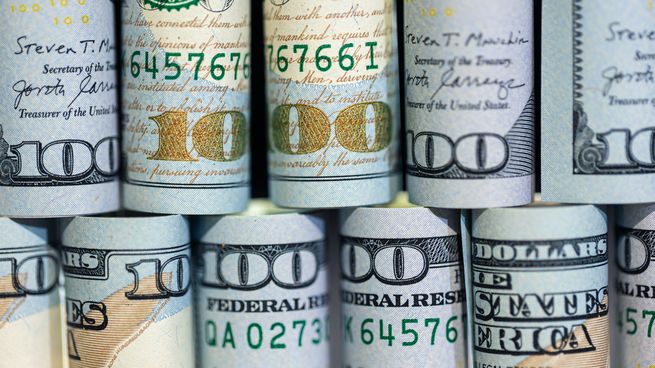 El dólar global sigue fuerte y presionando a sus pares internacionales.