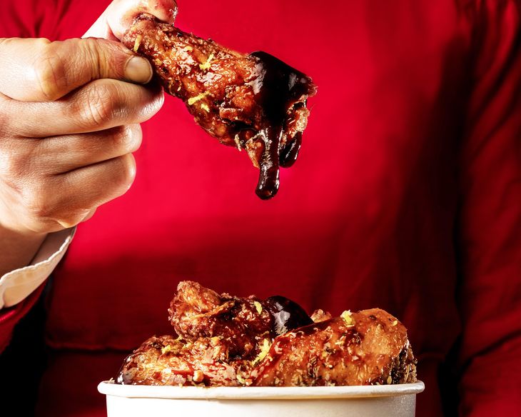 His Chicken Wings also shine: crispy, spicy or sweet. His Chicken Wings also shine: crispy, spicy or sweet.