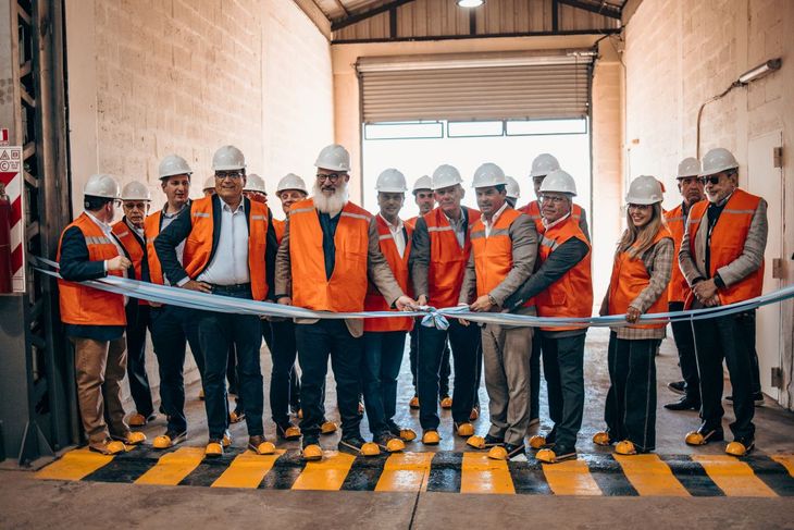 La compañía reinició el proyecto con una inversión superior a u$s15 millones. La operación con más de 300 empleos directos e indirectos, se posiciona como un hub regional, con impacto en empleo y exportaciones. La compañía reinició el proyecto con una inversión superior a u$s15 millones. La operación con más de 300 empleos directos e indirectos, se posiciona como un hub regional, con impacto en empleo y exportaciones.