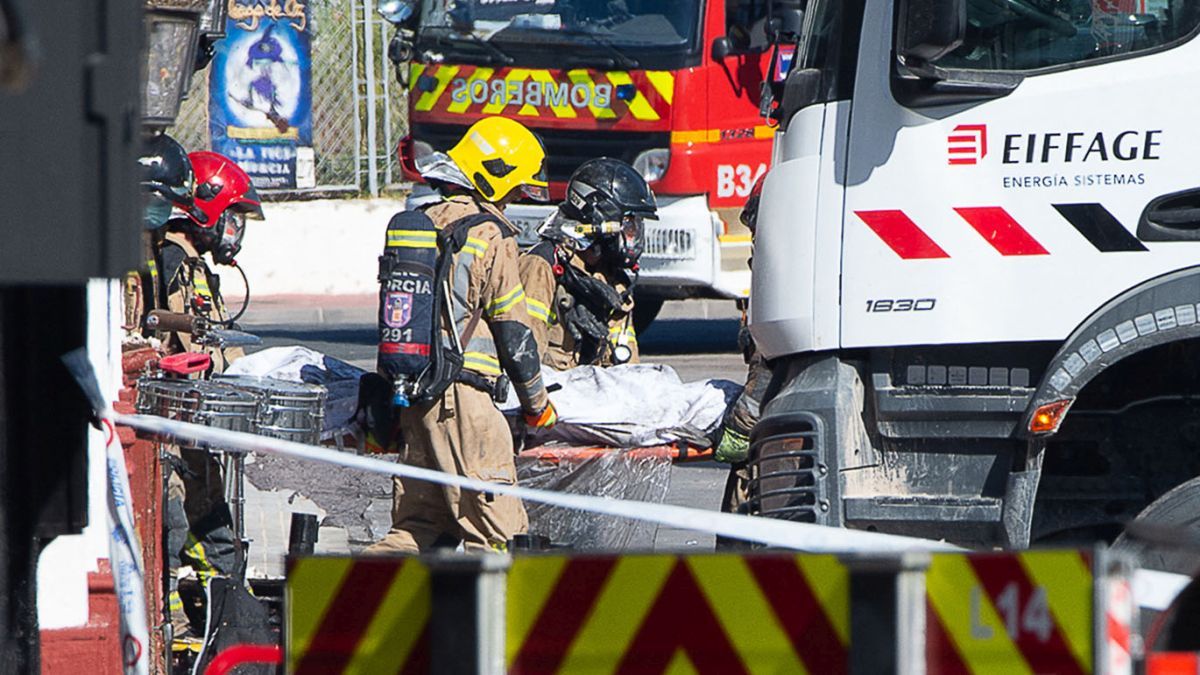 at least 13 dead in a fire in a bowling alley in Murcia at least 13 dead in a fire in a bowling alley in Murcia