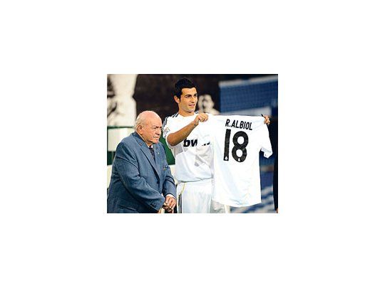 A un toque internacional