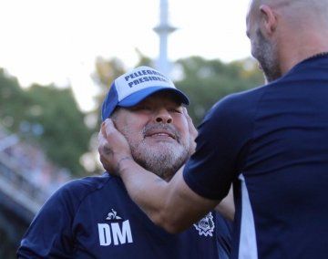 Diego Maradona se emocionó hasta las lágrimas con el primer triunfo de Gimnasia en el Bosque en esta Superliga.