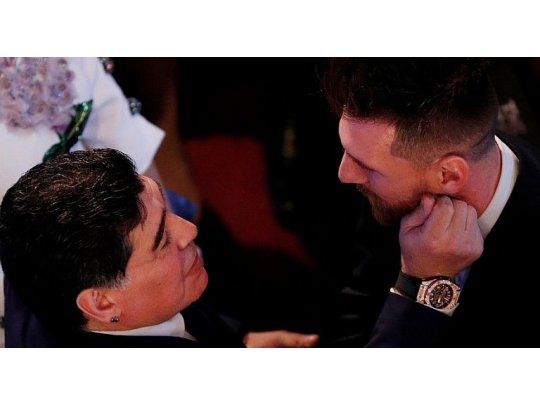 Maradona salió a apoyar a Messi tras la eliminación del Mundial.