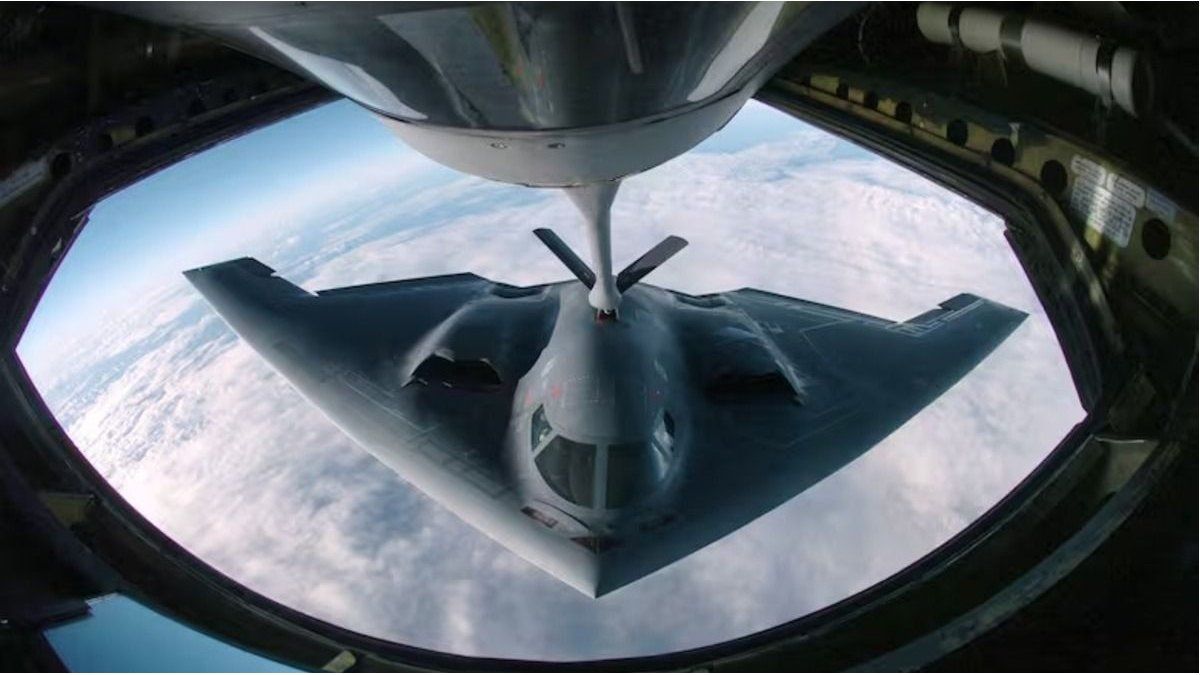 The United States mobilized airplanes that can throw anti-bunker bombs