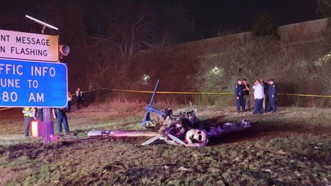 La avioneta cerca de la autopista y generó un incendio