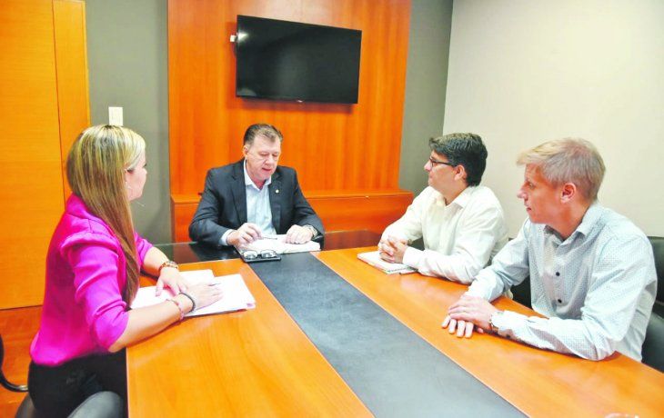 PASO. Primer contacto de funcionarios de Peppo con t&eacute;cnicos de Capitanich.