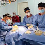 El Dr. Marcomini coloca por primera vez en la Argentina un implante Sentio System. El Dr. Marcomini coloca por primera vez en la Argentina un implante Sentio System.