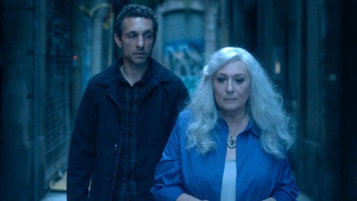 The Spanish series is available in Netflix and is a great alternative to face a marathon, since it only has ten chapters.