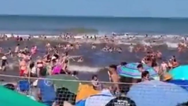 Un mini tsunami sorprendió a los turistas de Santa Clara del Mar y causó una muerte.