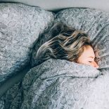 La logica para un mejor se basa en conservar el calor corporal y reducir la exposición a bajas temperaturas dentro del hogar. La logica para un mejor se basa en conservar el calor corporal y reducir la exposición a bajas temperaturas dentro del hogar.