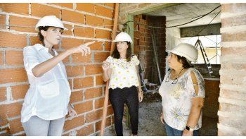 ámbito.com | Recorrida. La diputada Graciela Ocaña y la legisladora porteña Natalia Fidel, recorrieron ayer las obras de la Villa Olímpica en el sur de la ciudad.