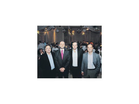 La DOS reunió anoche a empresarios pymes en San Martín, con la presencia de funcionarios sciolistas, horas antes del debut de esa agrupación en Capital Federal.