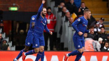 Gonzalo Higuaín abrió la cuenta para Chelsea en el triunfo 2-0 sobre Fulham. Lleva tres goles en ocho partidos en el equipo londinense.