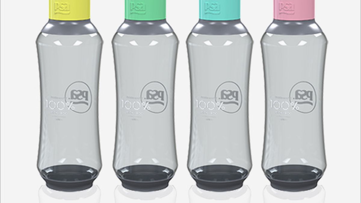 Step by step: how to clean a plastic bottle inside