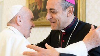 El papa Francisco y el arzobispo de La Plata, Víctor Manuel Fernández.