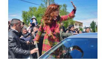 Cristina felicitó a Macri (el martes se reúnen en Olivos)