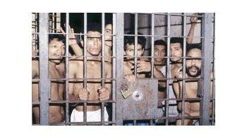 Las celdas están superpobladas y no cumplen los estándares humanitarios, afirmó el funcionario de ONU.