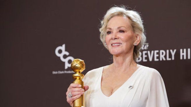 La protagonista de Hacks lució el pin Be Good.