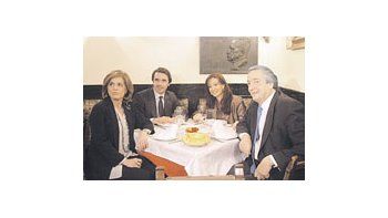 ámbito.com | Los matrimonios Aznar (José María e Inés Botella) y Kirchner (Néstor y Cristina Fernández) honraron ayer el menú del célebre restorán Casa Lucio.
