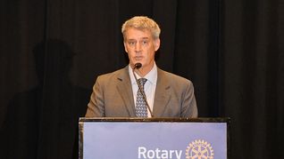 Alfonso Prat Gay disertó en el Rotary Club de Buenos Aires. Alfonso Prat Gay disertó en el Rotary Club de Buenos Aires.