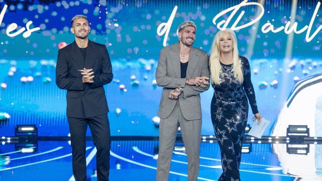 Leandro Paredes, Rodrigo De Paul junto a Susana en su debut.&nbsp;