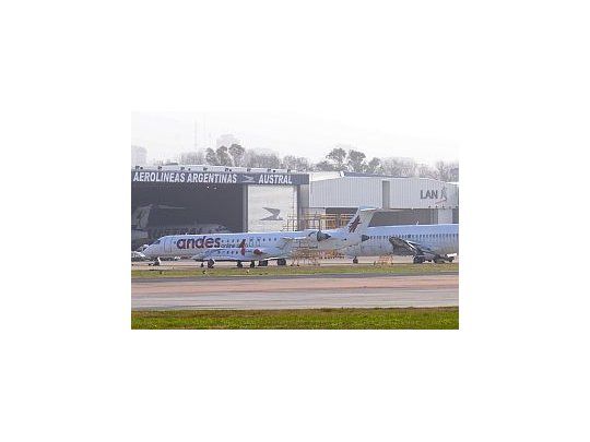 El Gobierno pretende utilizar el espacio del hangar que alquila LAN para construir oficinas administrativas.